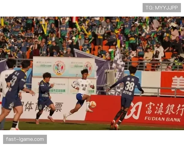 足球榜首争夺战白热化，积分榜竞争激烈引关注