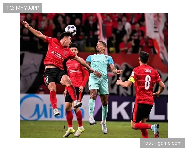 榜首之争白热化：足球联赛争冠大战进入关键阶段