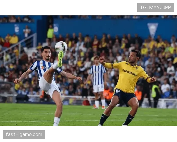 埃斯进攻套路惊艳亮相，足球战术创新引发广泛关注