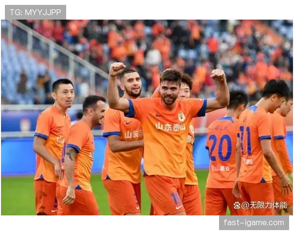 本赛季山东泰山阵容“豪赌”之下,争冠之路已是举步维艰! 本赛季山东泰山阵容“豪赌”之下,争冠之路已是举步维艰!