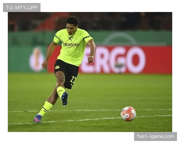 贝林厄姆选择德甲跳板的决策解析：年轻中场为何落脚多特